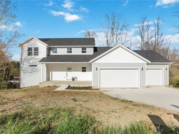 3070 Corbin Dr, Zanesville, OH 43701