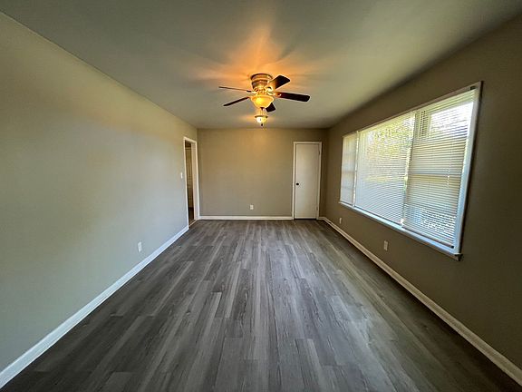 2nd image of 727 Stillwater Dr