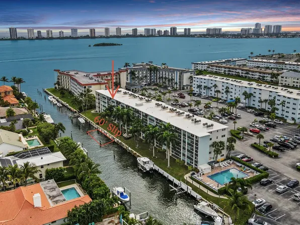 109 Paradise Harbour Boulevard #514 + Boat Slips 4 & 5, North Palm Beach, FL 33408