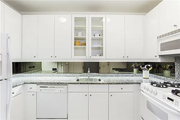 Rented by Engel & Völkers New York City | media 18