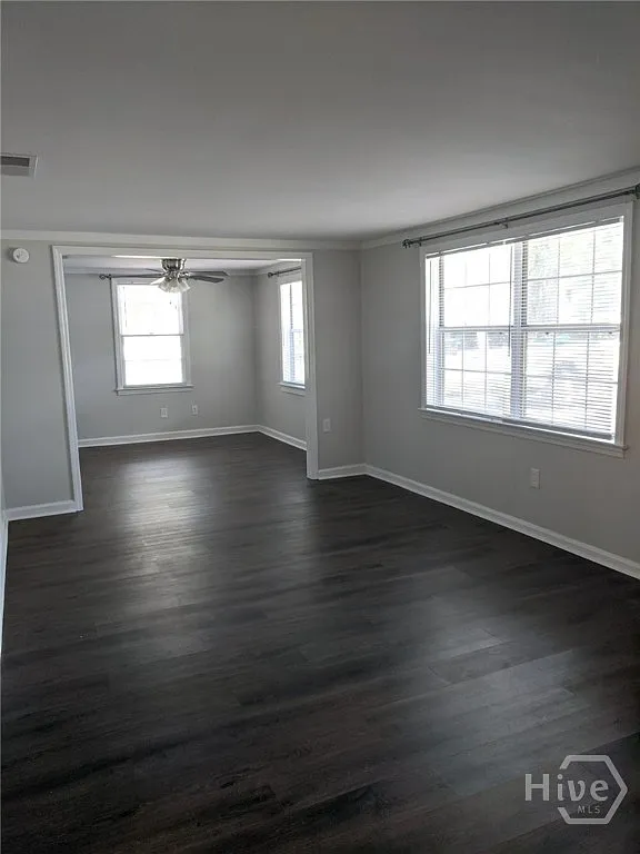 3 bed, 1.0 bath, 902 sqft, $1,750 — Photo 2