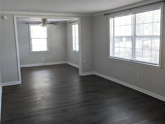 2nd image of 315 E Collins St