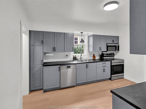 5th image of 273 Saint Clair St