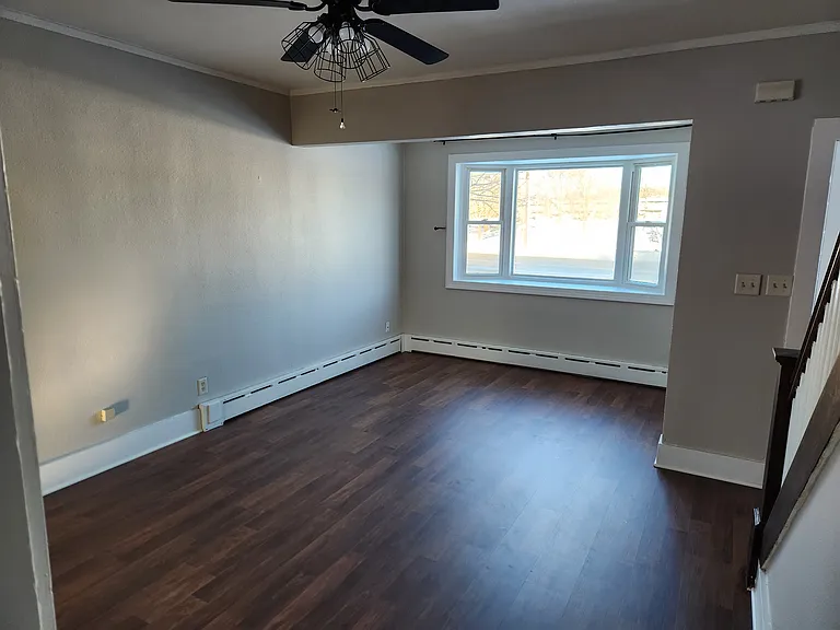 759 E Sumner St — Photo 9
