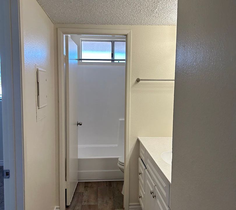 1st image of 950 S Magnolia Ave APT 16