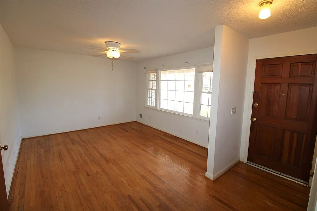 3 bed, 2.0 bath, 1563 sqft, $1,395 — Photo 3