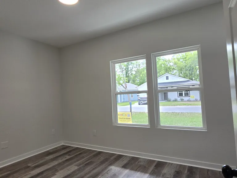 55 Delmonte St — Photo 23