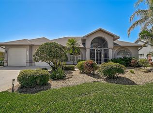 457 Lake Of The Woods Dr, Venice, FL 34293