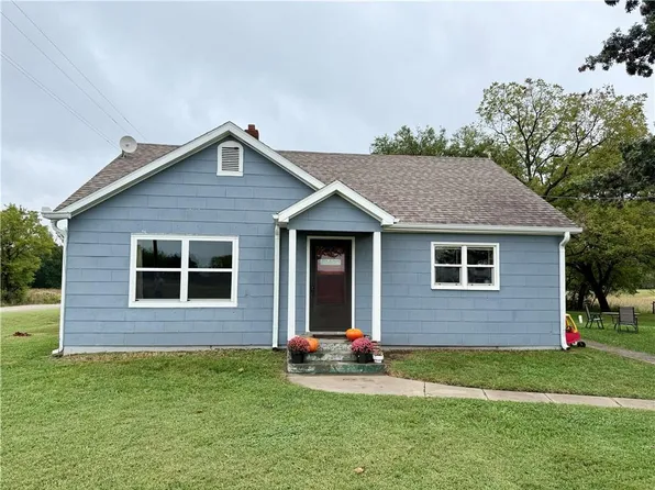 17375 180th Rd, Erie, KS 66733