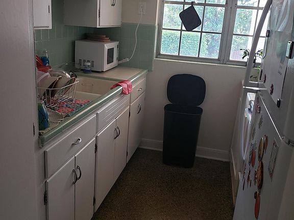 5th image of 3637 S Olive Ave