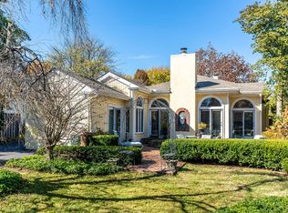 608 Chinoe Rd, Lexington, KY 40502