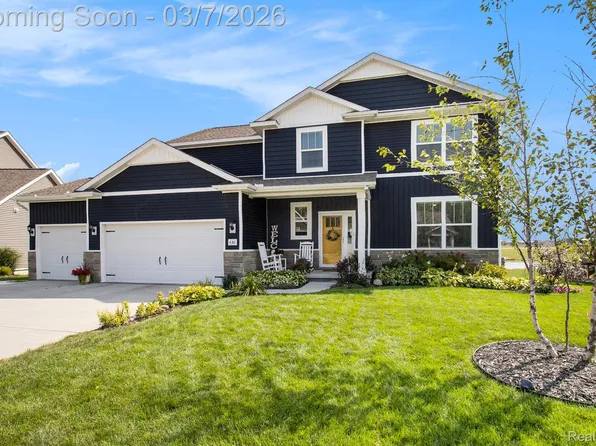 430 Trestle Dr, Howell, MI 48843