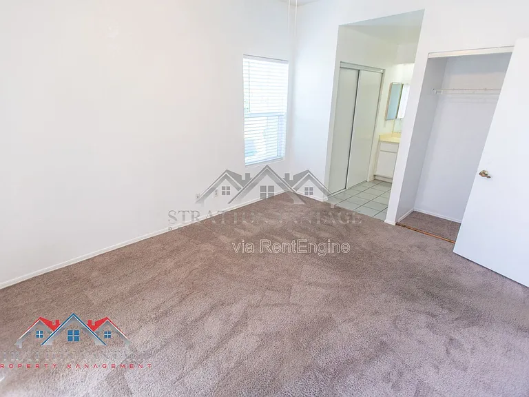 2035 S Elm St #110 — Photo 24