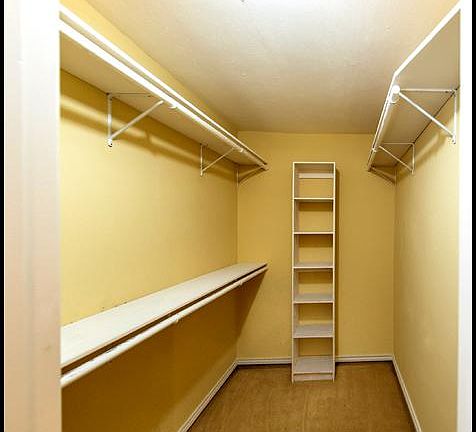 3rd image of 5225 Byers Ave #5225