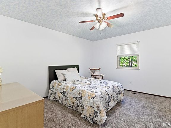 5th image of 2350 Charlemagne Dr