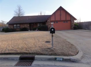 2106 W Golden St, Tulsa, OK 74127