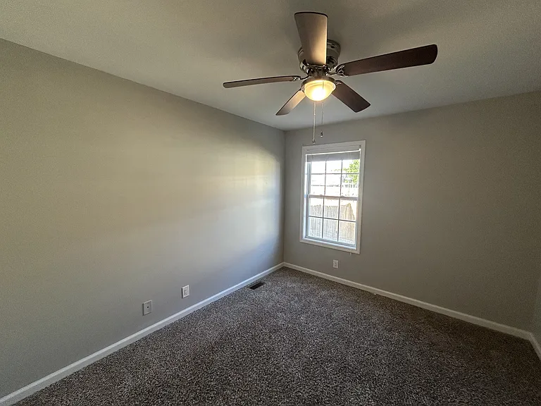 1340 Loren Cir — Photo 14