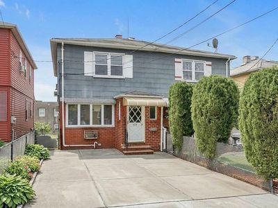 6-08 119th St #1, College Pt, NY, 11356