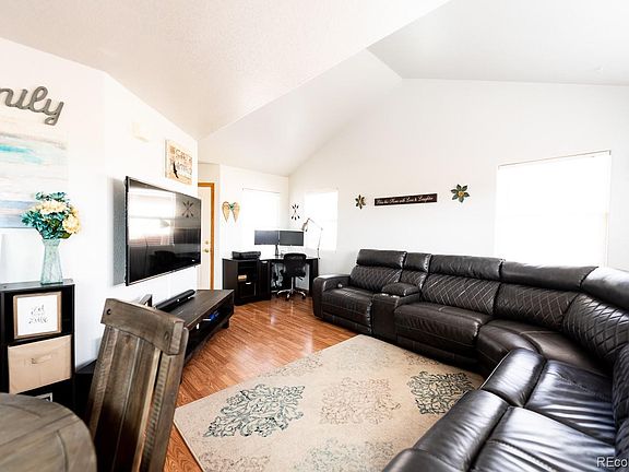 4th image of 427 Lilac Ave #C