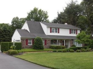 12 Antler Dr, Holland, PA 18966