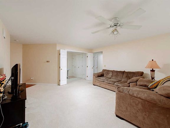 5th image of 5614 Flagstone Way