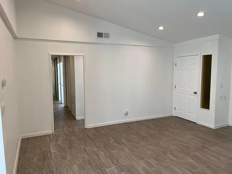 23626 Messina — Photo 8