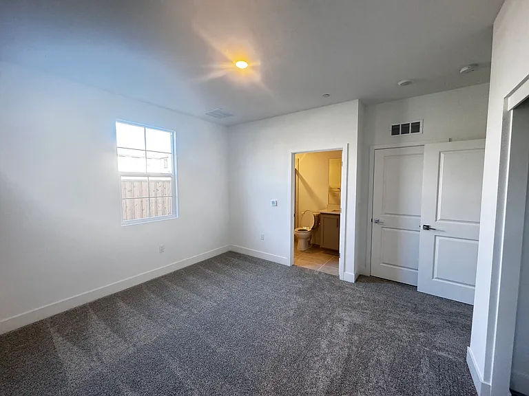 2737 Joshua St #1 — Photo 4