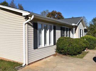 1785 Panther Creek Rd, Asheboro, NC 27205