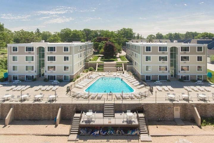 1st image of 223 N Shore Dr APT 204
