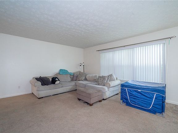 5th image of 671 Townsen Pl