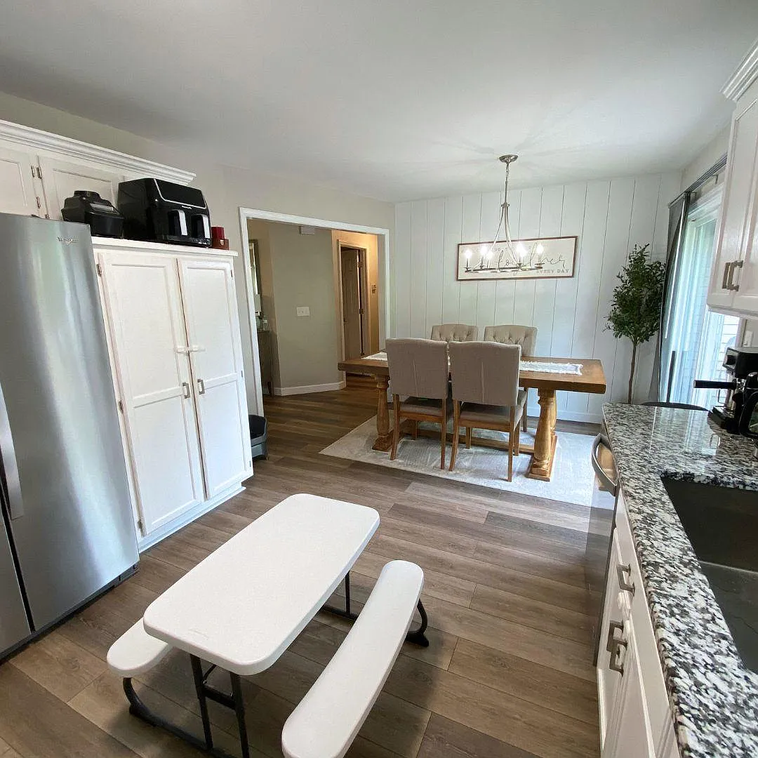 4 bed, 2850 sqft, $2,100 — Photo 4