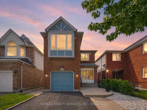 31 Larkspur Rd, Brampton, ON L6R 1W8