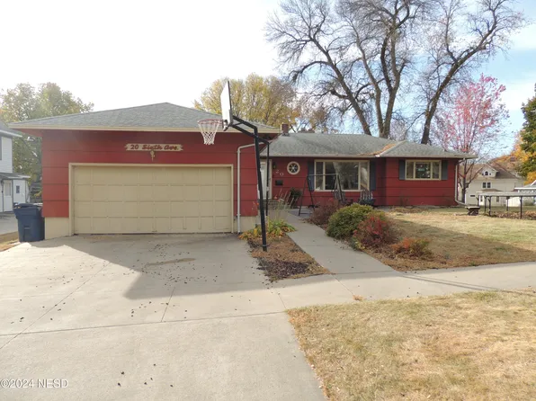 20 6th Ave NW, Watertown, SD 57201