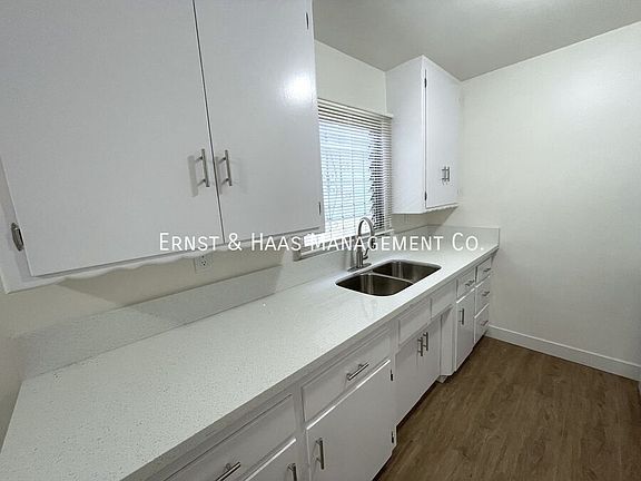 5th image of 484 E Louise St