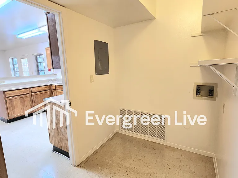 224 Raven Dr — Photo 11