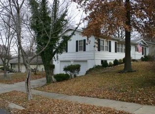 604 SW 1st Ter, Lees Summit, MO 64063