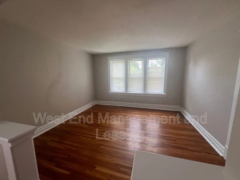 2 bed, 1.0 bath, $1,595 — Photo 4