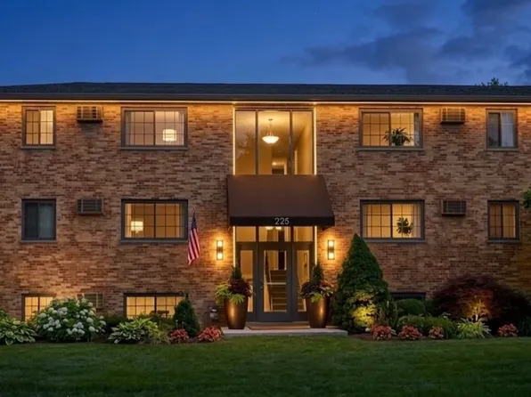 225 E Loveland Ave, Loveland, OH