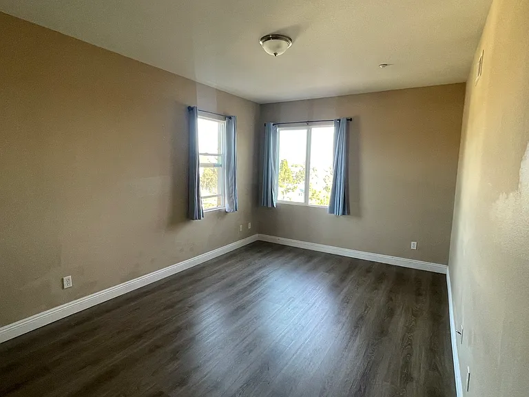 5449 Soho View Ter — Photo 10