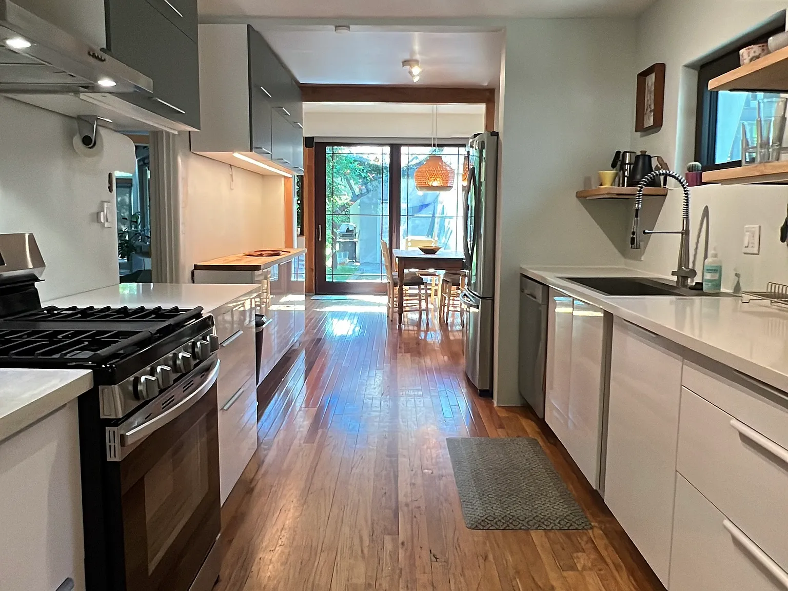 3 bed, 1650 sqft, $2,950 — Photo 3