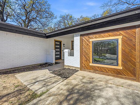 3rd image of 2804 Bent Tree Ln