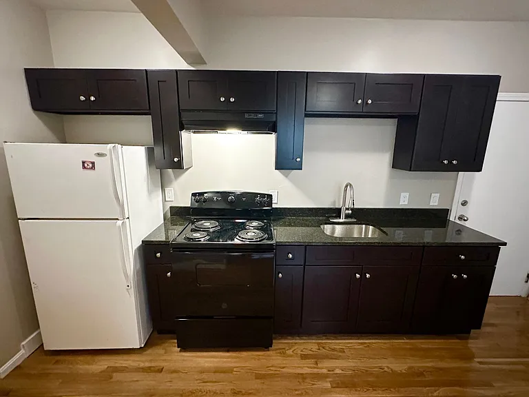 20 High St — Photo 1