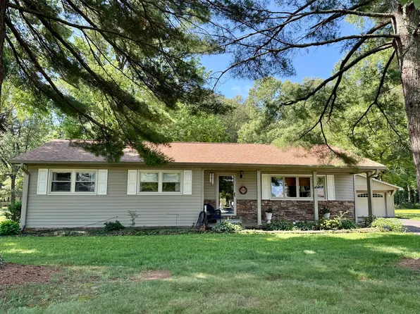 956 Country Club Rd, Metropolis, IL 62960