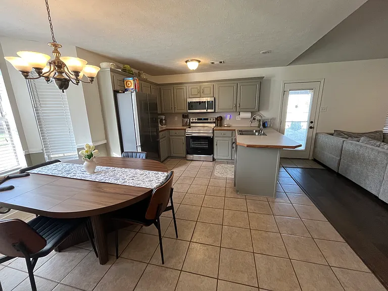 98 Rosebud Cir — Photo 6