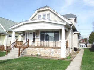 3164 S 9th Pl, Milwaukee, WI 53215
