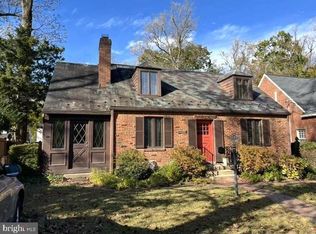 8904 Grant St, Bethesda, MD 20817