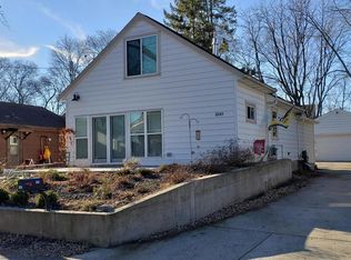 2021 W Shore Dr, Delafield, WI 53018