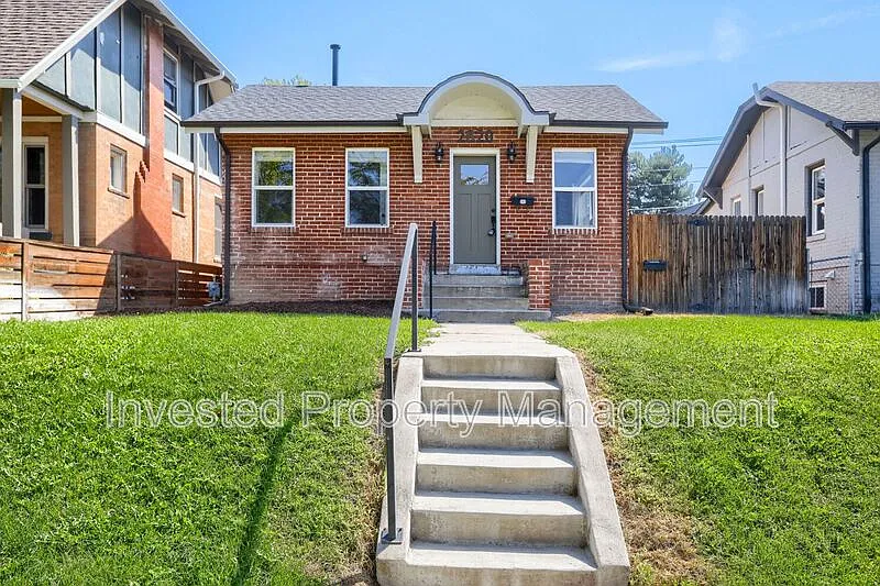 2820 N Josephine St