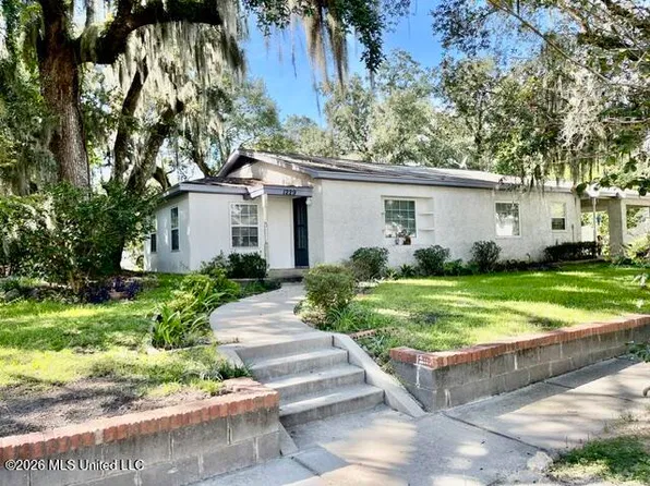 1229 Kensington Dr, Biloxi, MS 39530