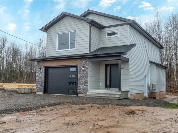 107 Rosenburg St, Moncton, NB E1G 6E9